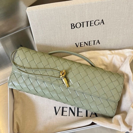 Bottega Veneta Andiamo Clutch