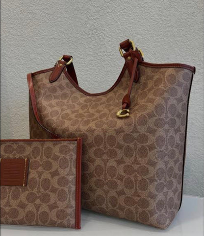 Coach Day Tote In Signature Canvas with Brand Box